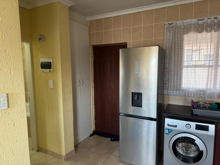1 Bedroom Property for Sale in Ormonde View Gauteng