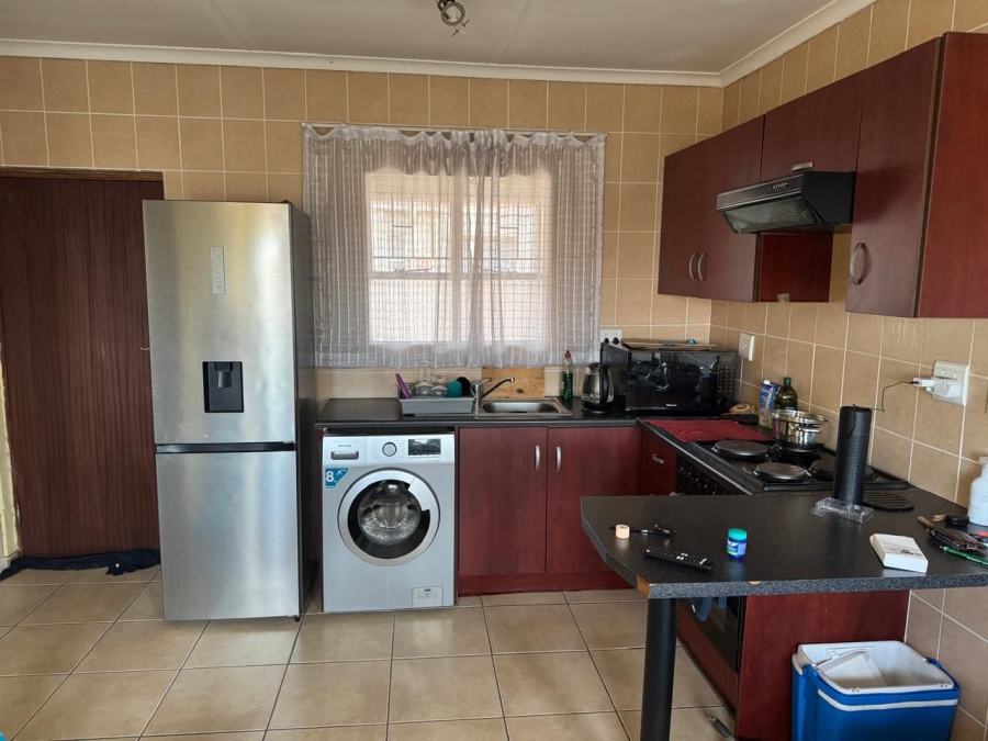 1 Bedroom Property for Sale in Ormonde View Gauteng