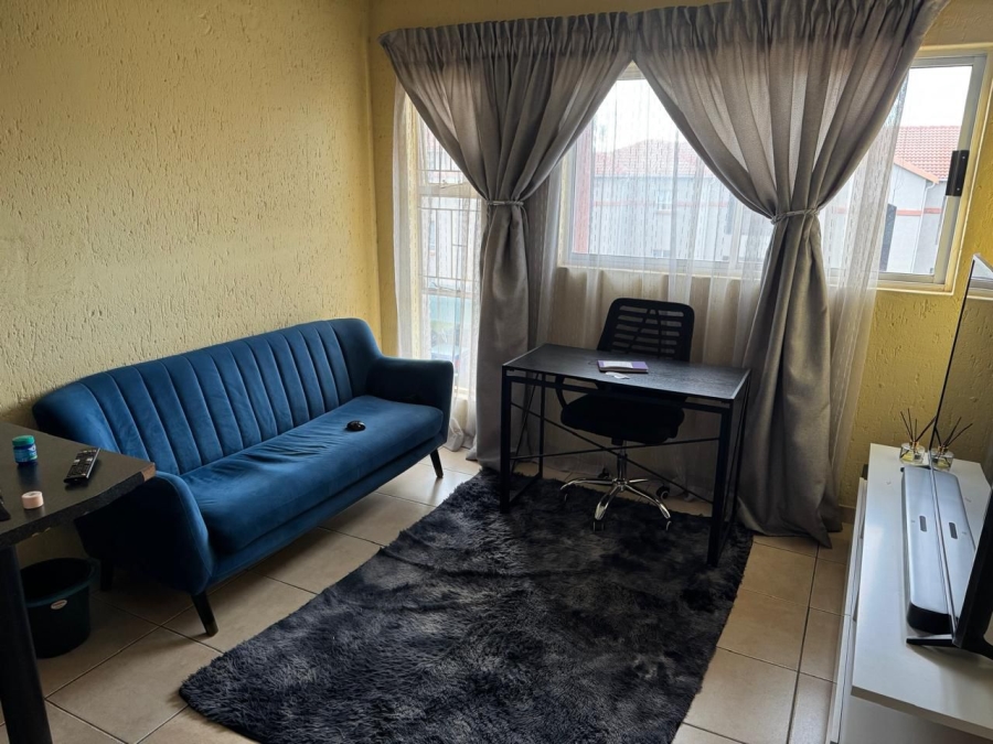 1 Bedroom Property for Sale in Ormonde View Gauteng