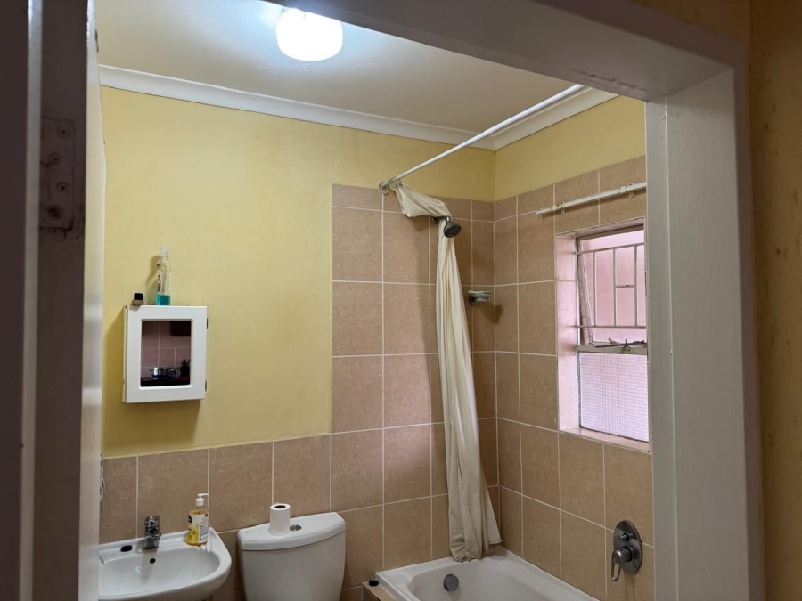 1 Bedroom Property for Sale in Ormonde View Gauteng