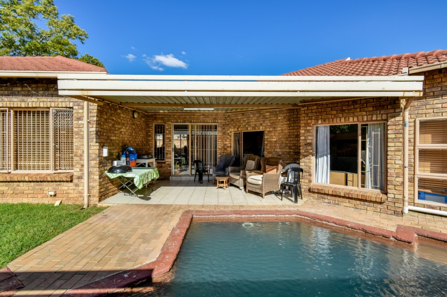 4 Bedroom Property for Sale in Moreleta Park Gauteng