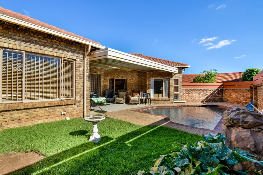 4 Bedroom Property for Sale in Moreleta Park Gauteng