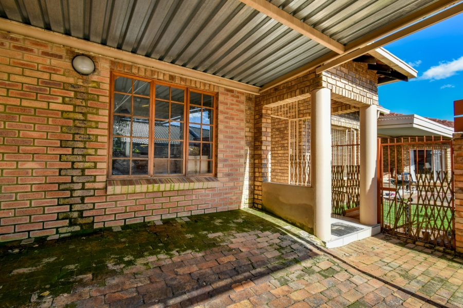 4 Bedroom Property for Sale in Moreleta Park Gauteng