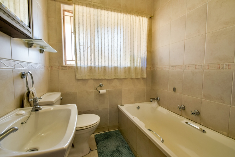 4 Bedroom Property for Sale in Moreleta Park Gauteng