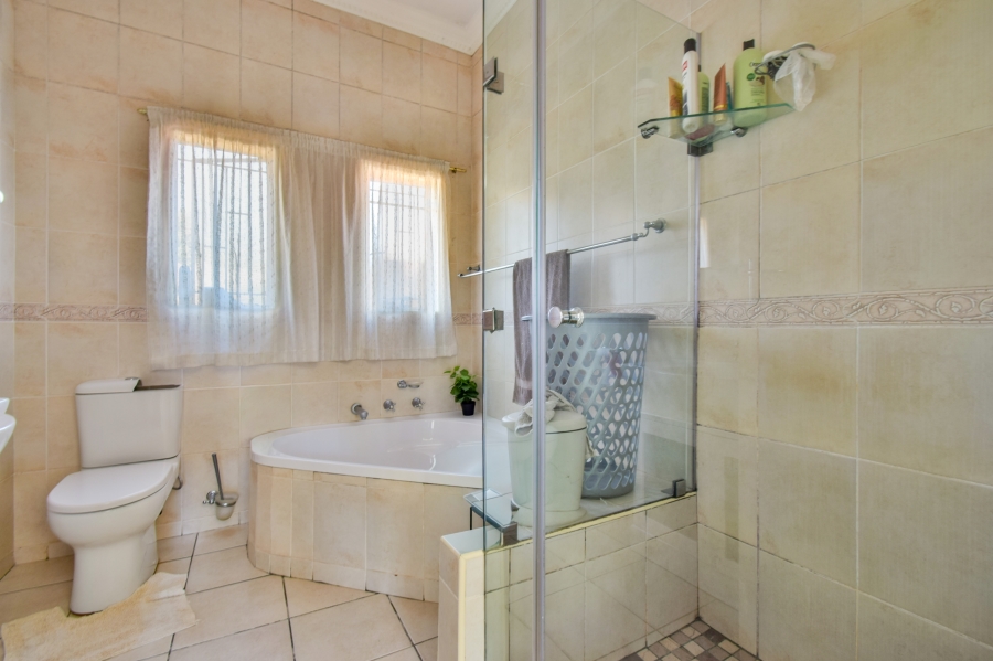 4 Bedroom Property for Sale in Moreleta Park Gauteng