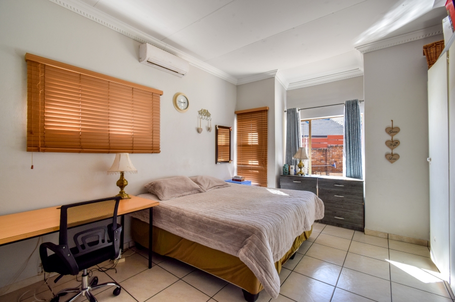 4 Bedroom Property for Sale in Moreleta Park Gauteng