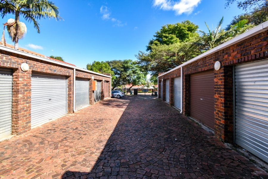 2 Bedroom Property for Sale in Garsfontein Gauteng