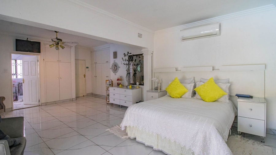 4 Bedroom Property for Sale in Mondeor Gauteng