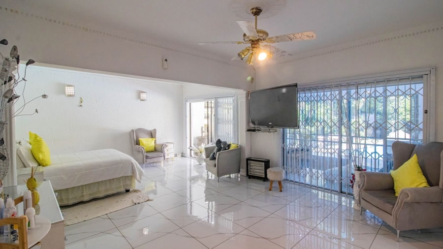 4 Bedroom Property for Sale in Mondeor Gauteng