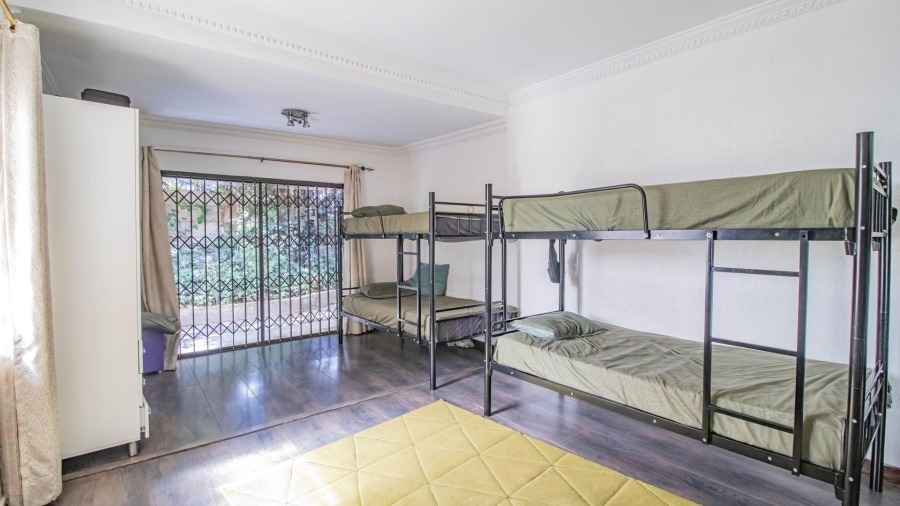 4 Bedroom Property for Sale in Mondeor Gauteng