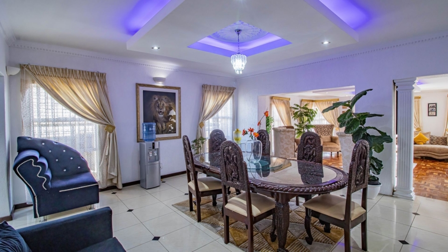 4 Bedroom Property for Sale in Mondeor Gauteng
