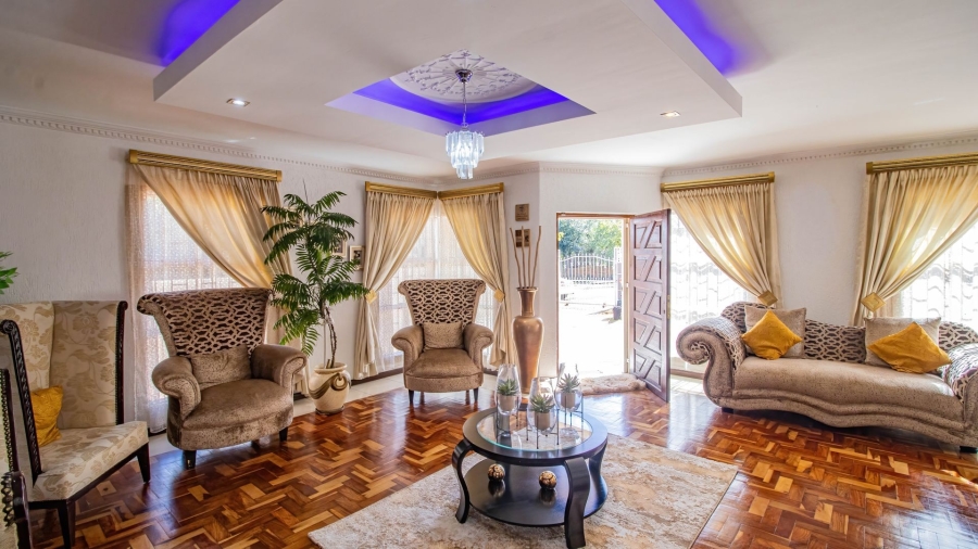 4 Bedroom Property for Sale in Mondeor Gauteng
