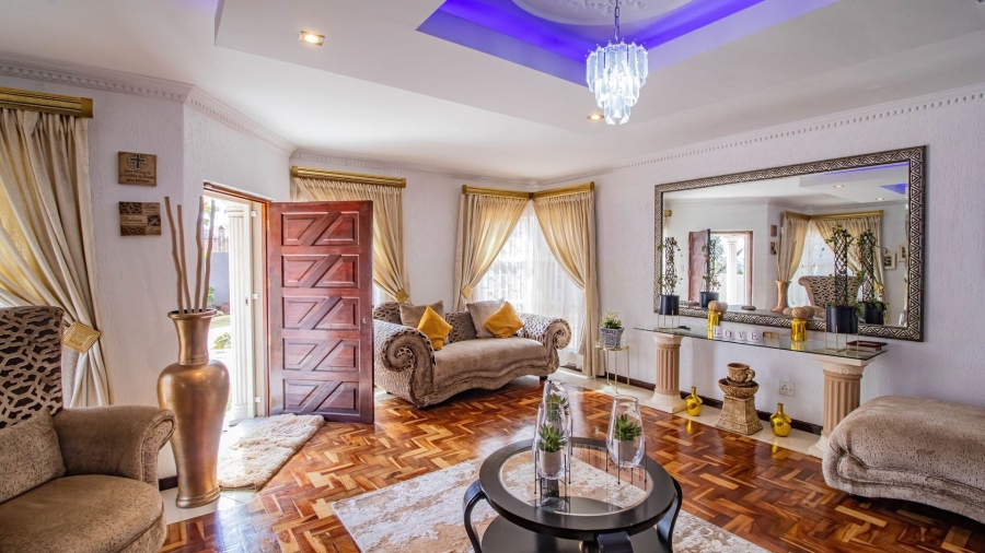 4 Bedroom Property for Sale in Mondeor Gauteng