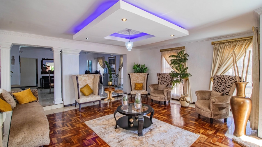 4 Bedroom Property for Sale in Mondeor Gauteng