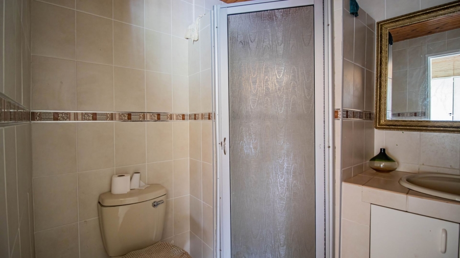 4 Bedroom Property for Sale in Mondeor Gauteng