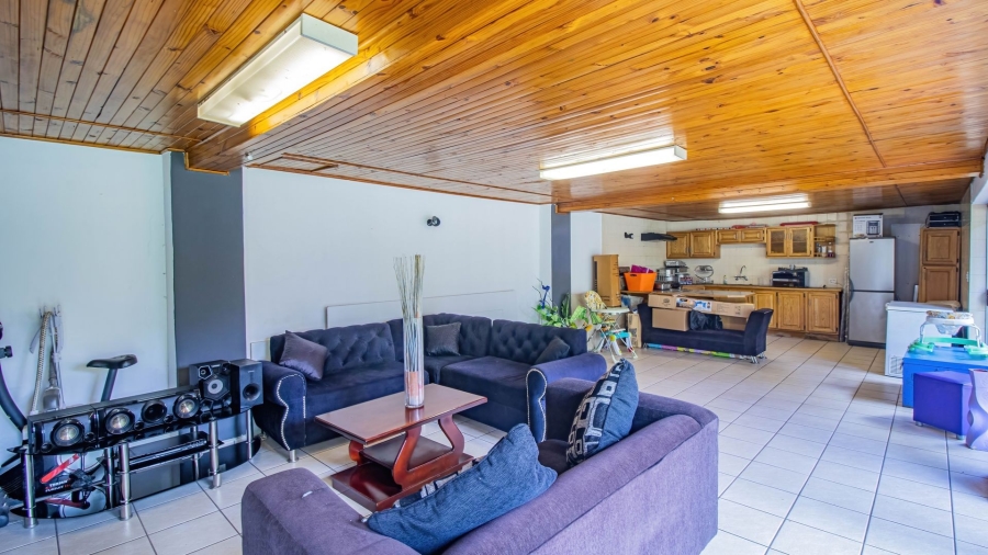 4 Bedroom Property for Sale in Mondeor Gauteng