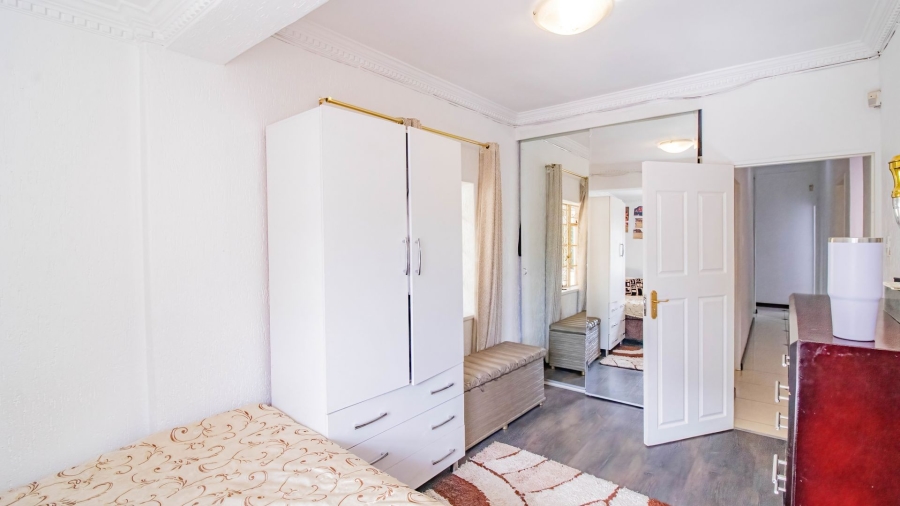 4 Bedroom Property for Sale in Mondeor Gauteng
