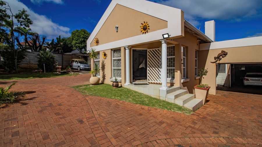 4 Bedroom Property for Sale in Mondeor Gauteng