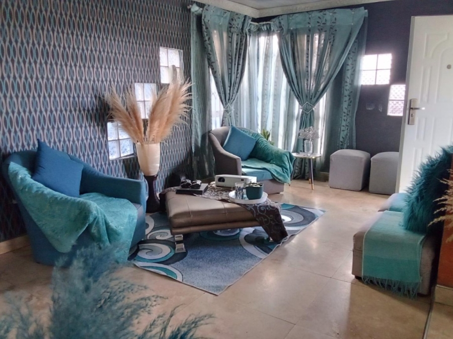3 Bedroom Property for Sale in Alveda Park Gauteng