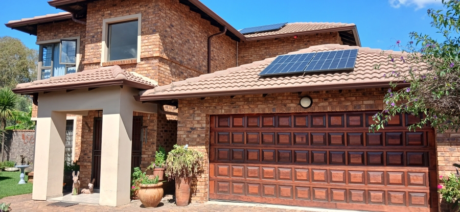 3 Bedroom Property for Sale in Farrarmere Gauteng