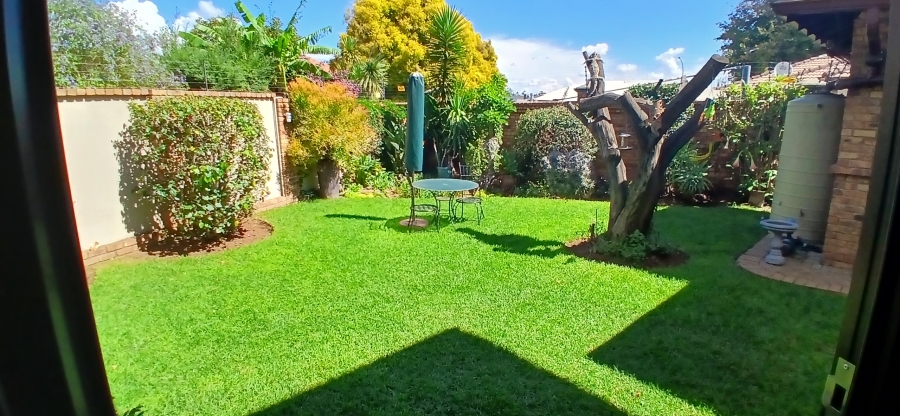 3 Bedroom Property for Sale in Farrarmere Gauteng