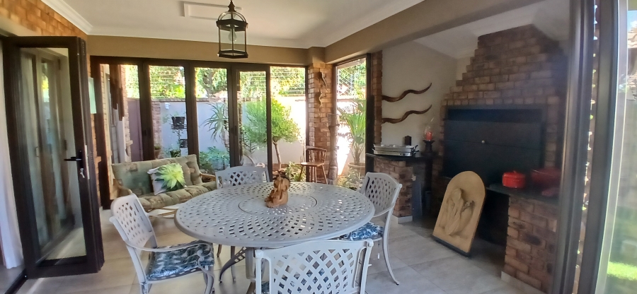 3 Bedroom Property for Sale in Farrarmere Gauteng