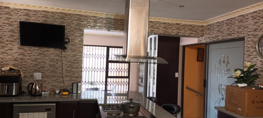 5 Bedroom Property for Sale in Danville Gauteng