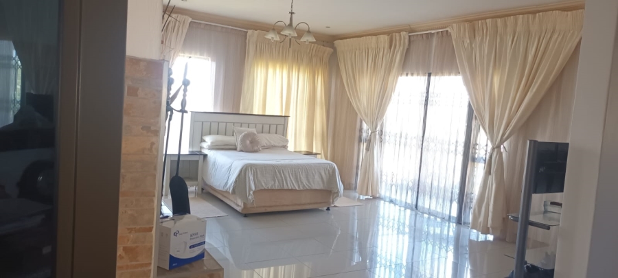 5 Bedroom Property for Sale in Danville Gauteng