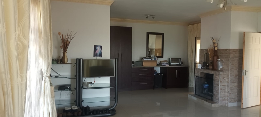 5 Bedroom Property for Sale in Danville Gauteng