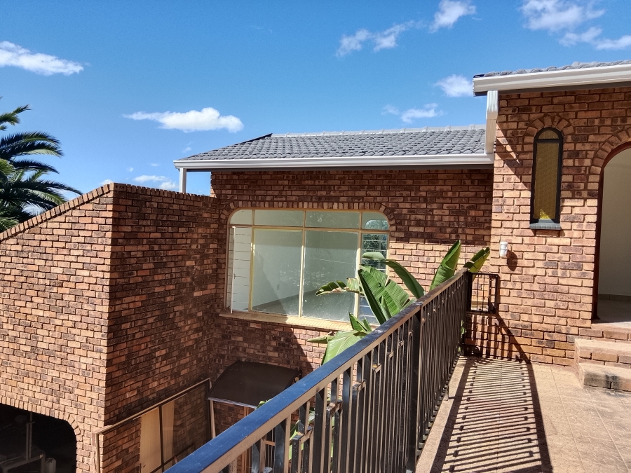 To Let 5 Bedroom Property for Rent in Wilro Park Gauteng