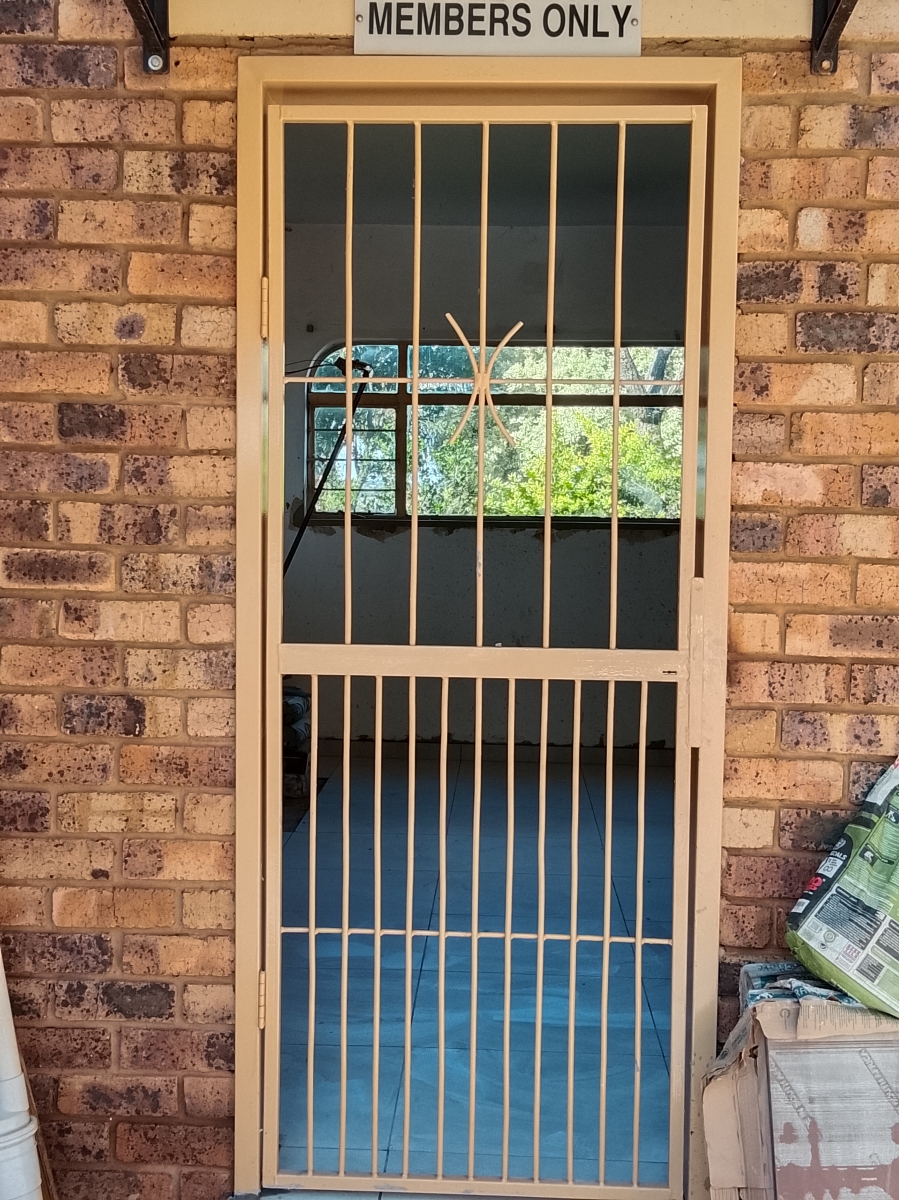 To Let 5 Bedroom Property for Rent in Wilro Park Gauteng