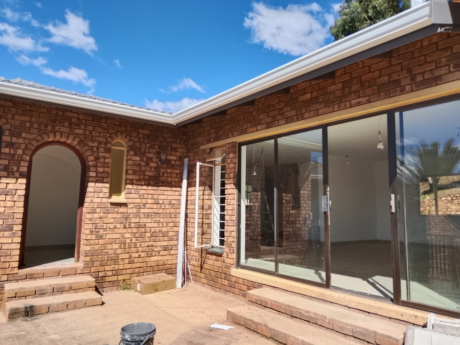 To Let 5 Bedroom Property for Rent in Wilro Park Gauteng