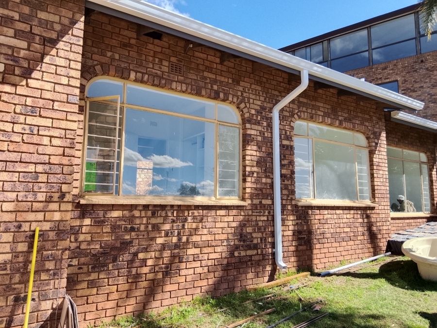 To Let 5 Bedroom Property for Rent in Wilro Park Gauteng