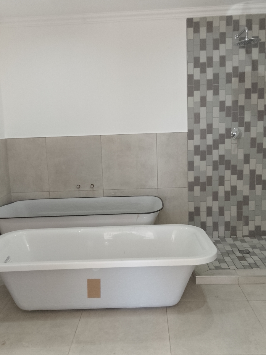 To Let 5 Bedroom Property for Rent in Wilro Park Gauteng