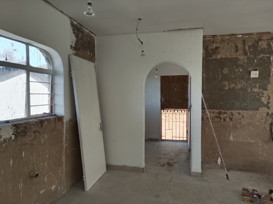To Let 5 Bedroom Property for Rent in Wilro Park Gauteng