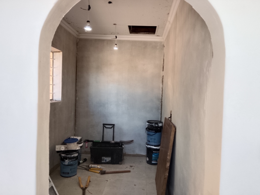 To Let 5 Bedroom Property for Rent in Wilro Park Gauteng