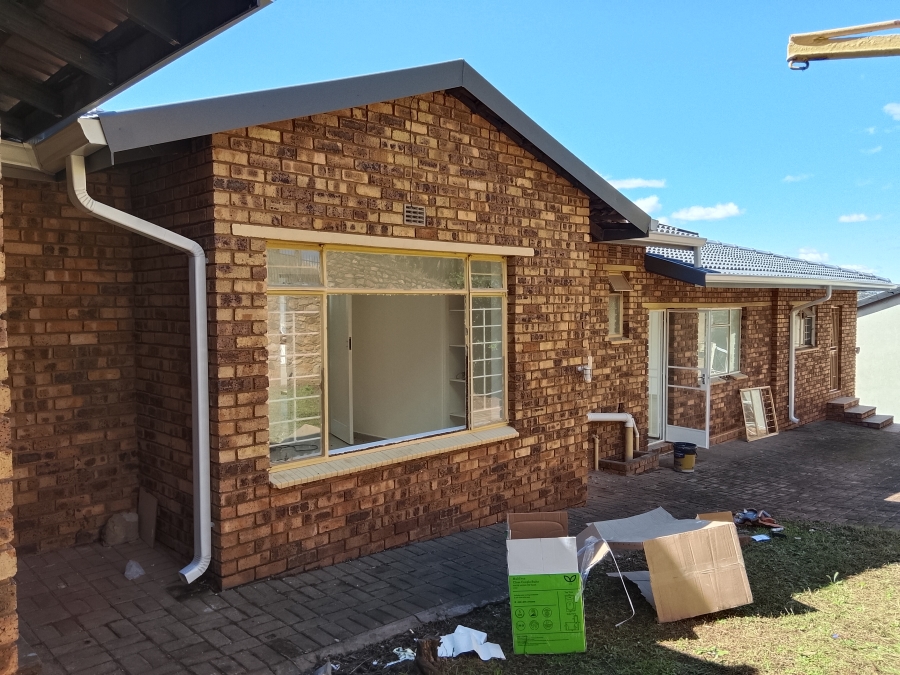 To Let 5 Bedroom Property for Rent in Wilro Park Gauteng