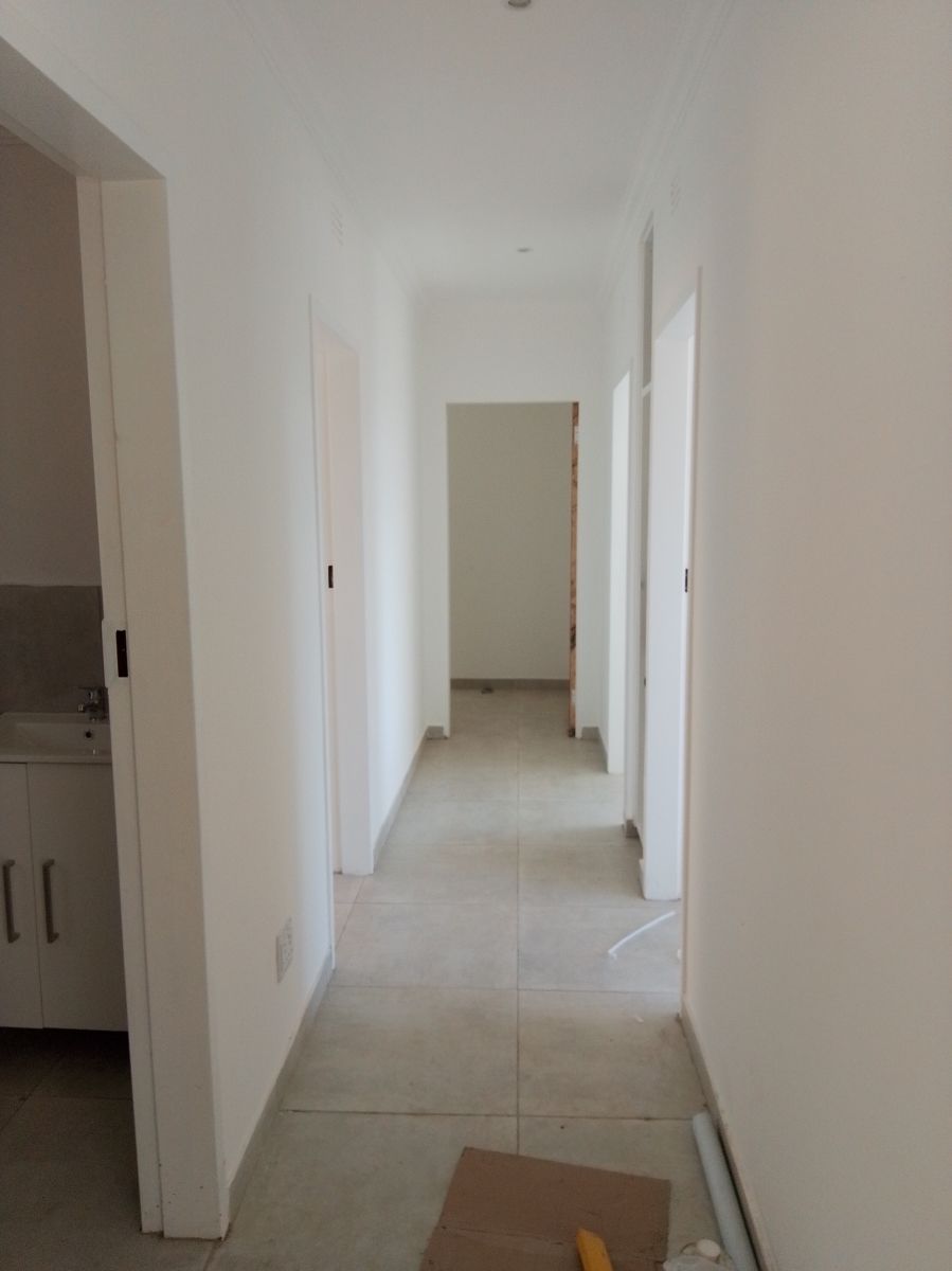 To Let 5 Bedroom Property for Rent in Wilro Park Gauteng