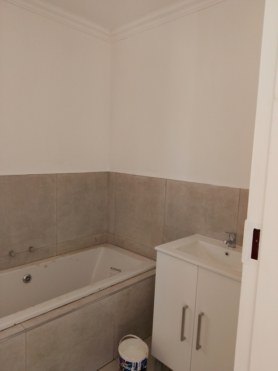 To Let 5 Bedroom Property for Rent in Wilro Park Gauteng