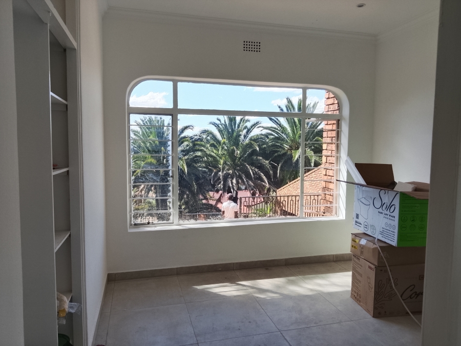 To Let 5 Bedroom Property for Rent in Wilro Park Gauteng