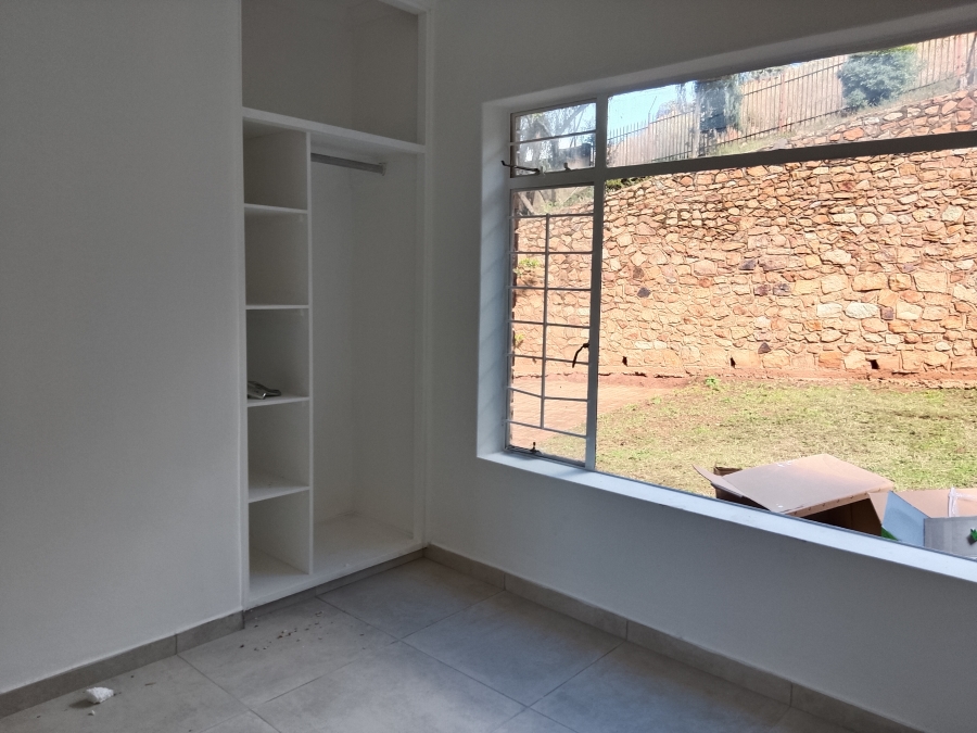 To Let 5 Bedroom Property for Rent in Wilro Park Gauteng