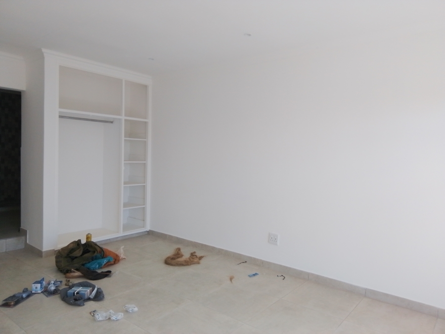 To Let 5 Bedroom Property for Rent in Wilro Park Gauteng