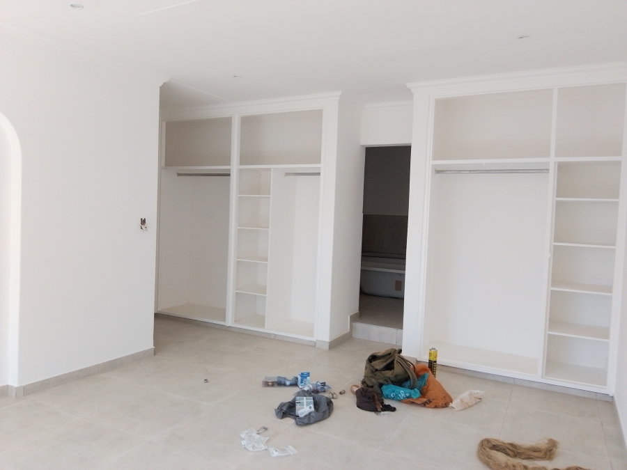 To Let 5 Bedroom Property for Rent in Wilro Park Gauteng