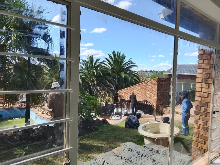 To Let 5 Bedroom Property for Rent in Wilro Park Gauteng