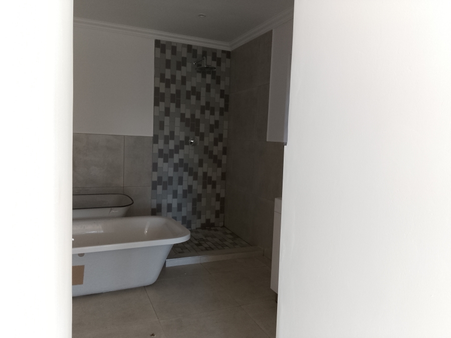To Let 5 Bedroom Property for Rent in Wilro Park Gauteng