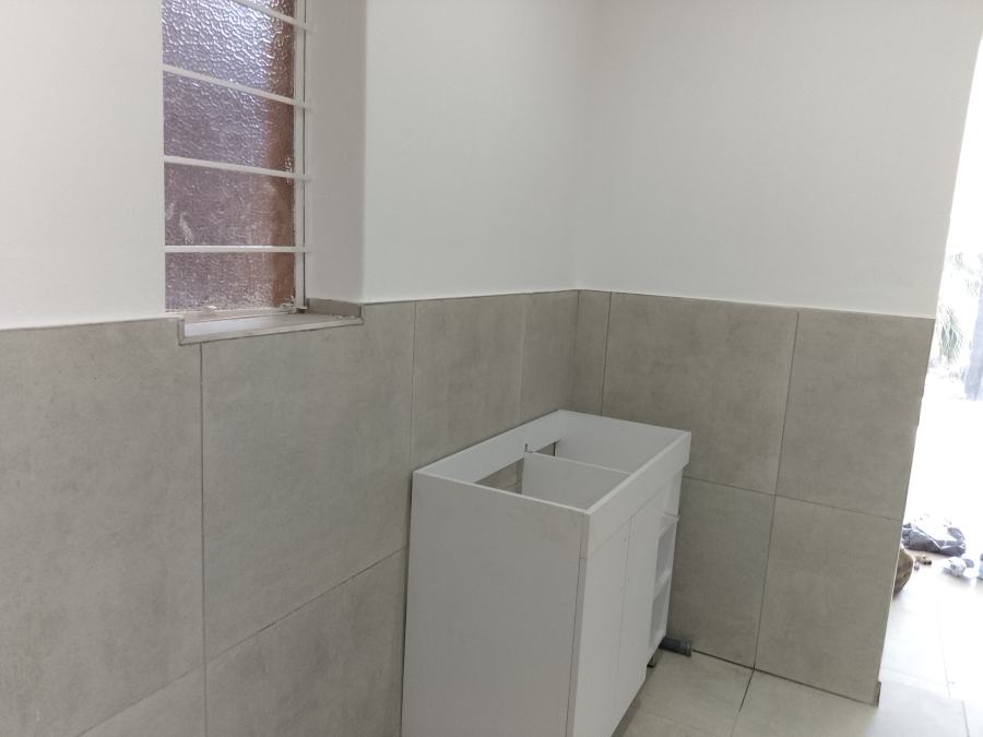To Let 5 Bedroom Property for Rent in Wilro Park Gauteng