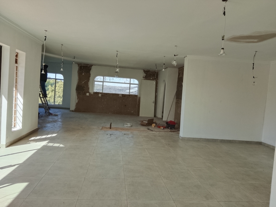To Let 5 Bedroom Property for Rent in Wilro Park Gauteng