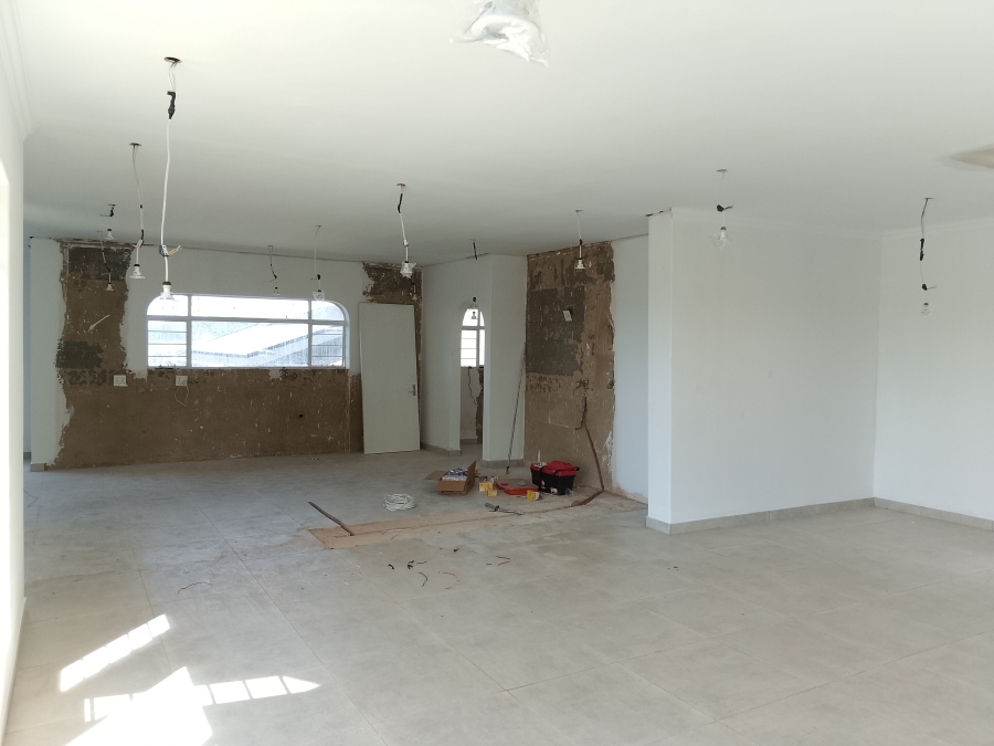 To Let 5 Bedroom Property for Rent in Wilro Park Gauteng