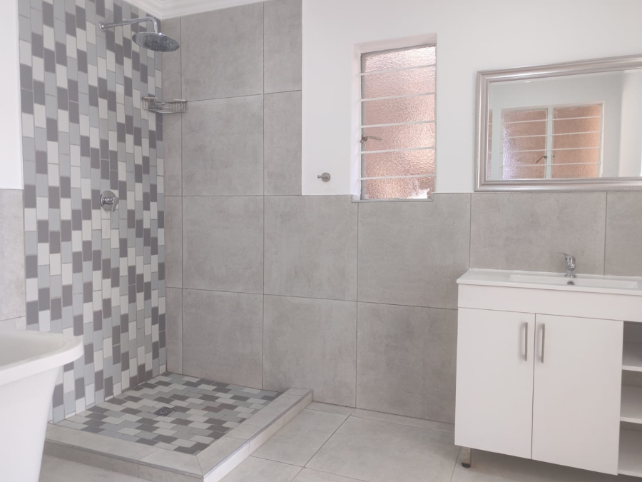 To Let 5 Bedroom Property for Rent in Wilro Park Gauteng