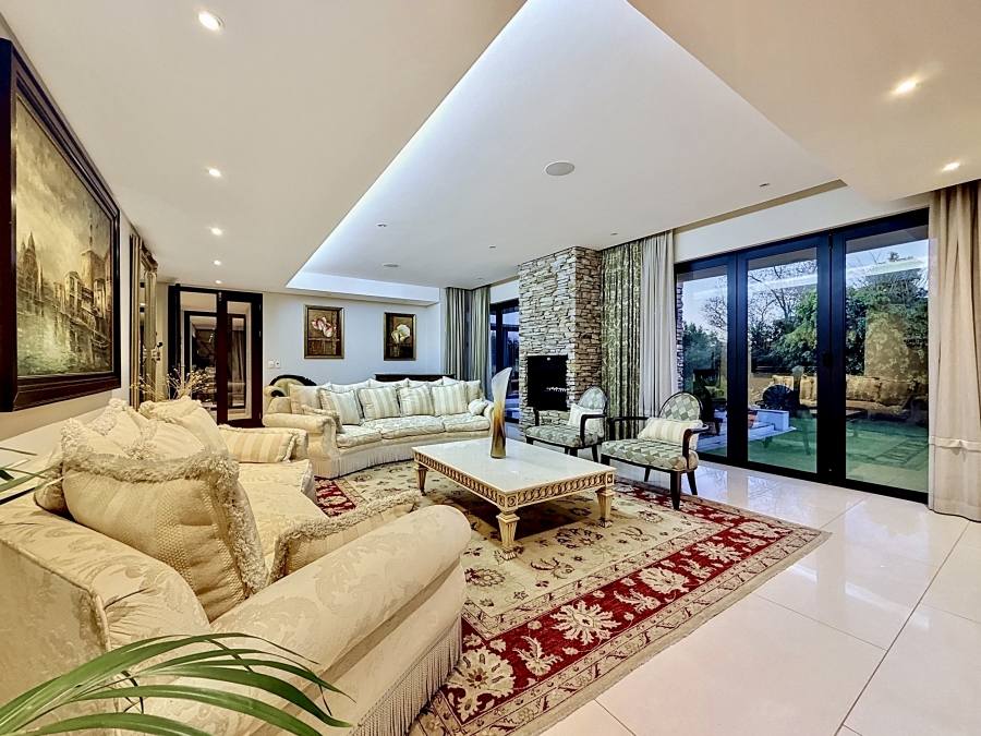 5 Bedroom Property for Sale in Lombardy Estate Gauteng